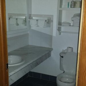 Zimmer mit Kingsize-Bett und mit Ozeanblick
